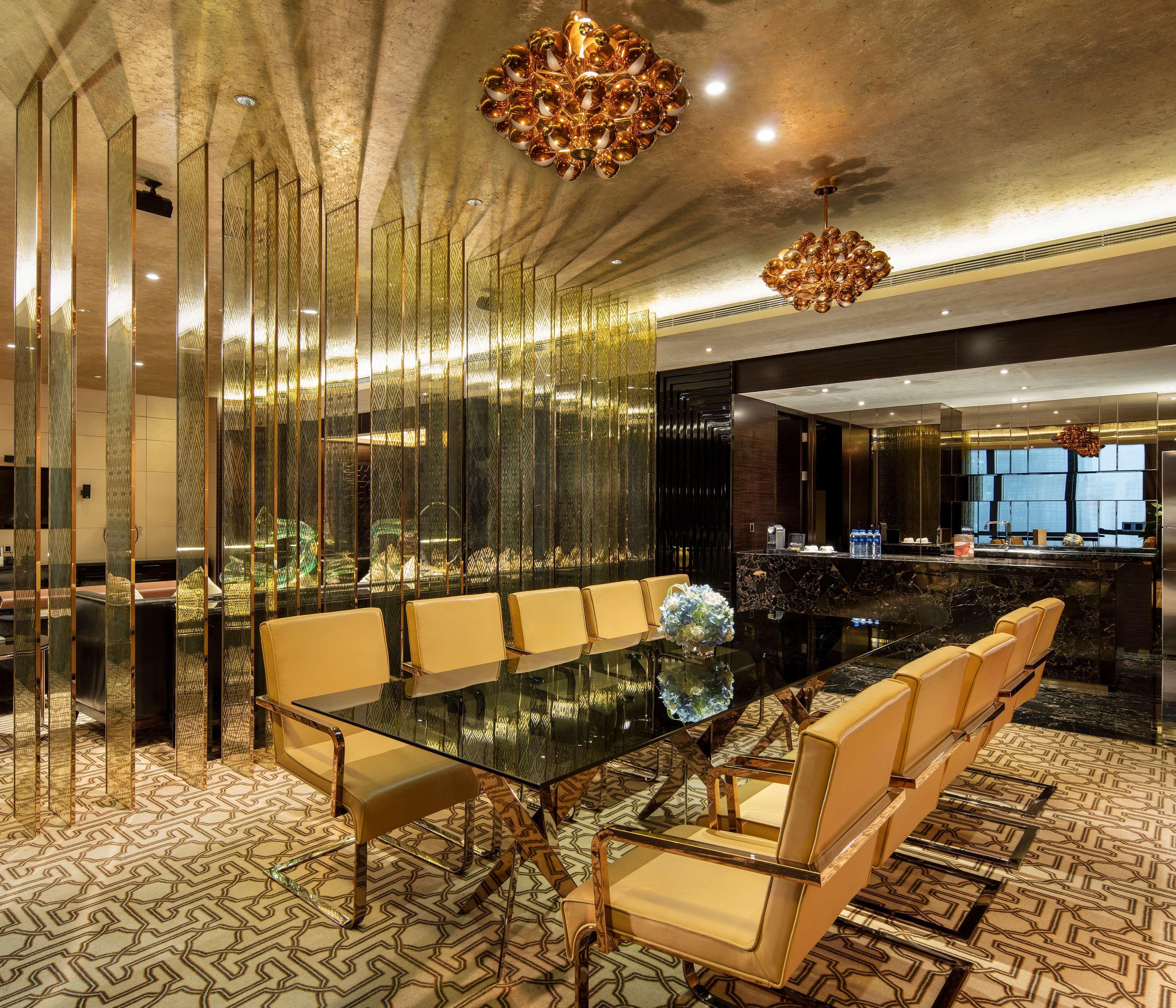 Hilton Shenzhen Futian, Metro Station At Hotel Front Door, Close To Futian Convention & Exhibition Center Extérieur photo