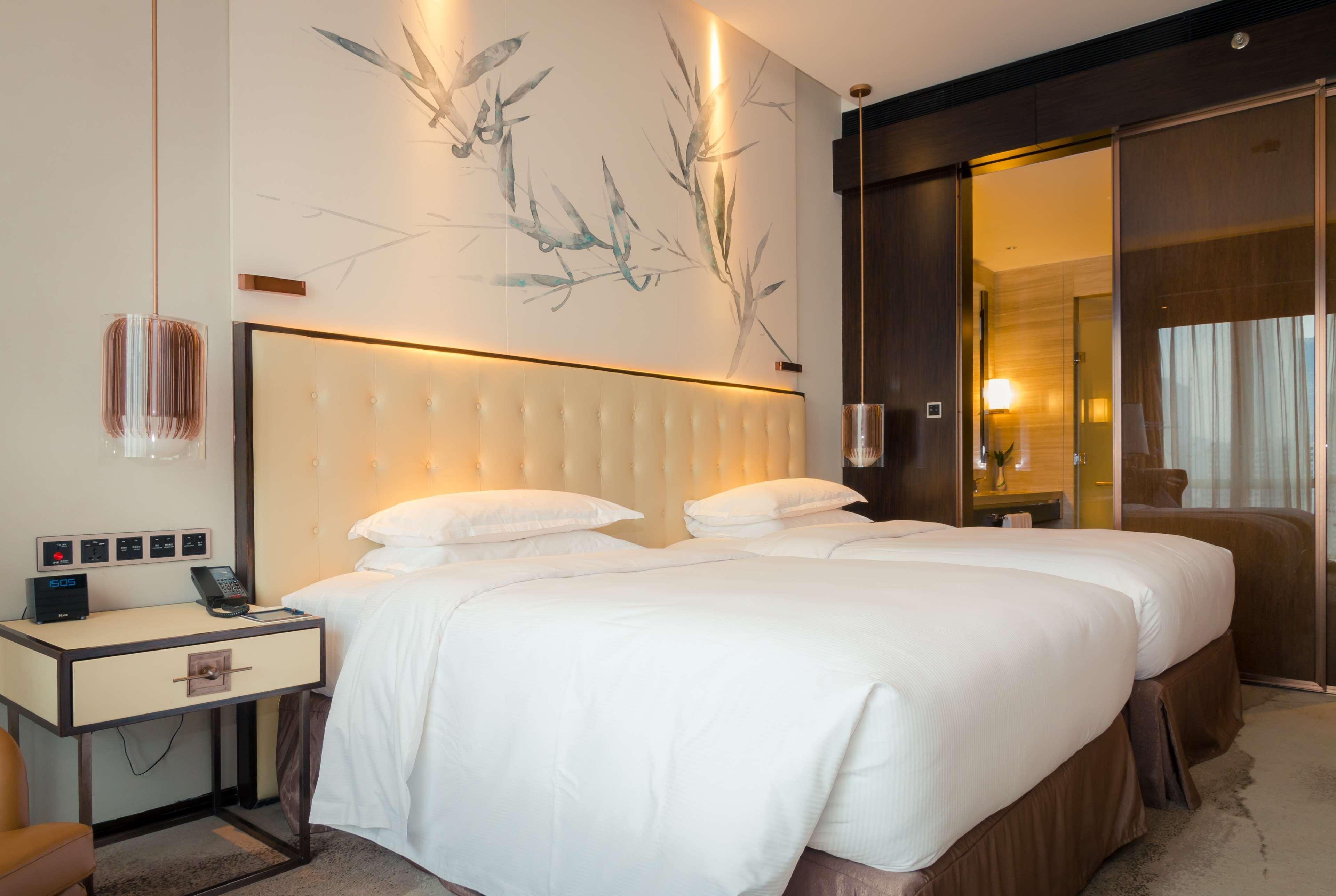 Hilton Shenzhen Futian, Metro Station At Hotel Front Door, Close To Futian Convention & Exhibition Center Extérieur photo