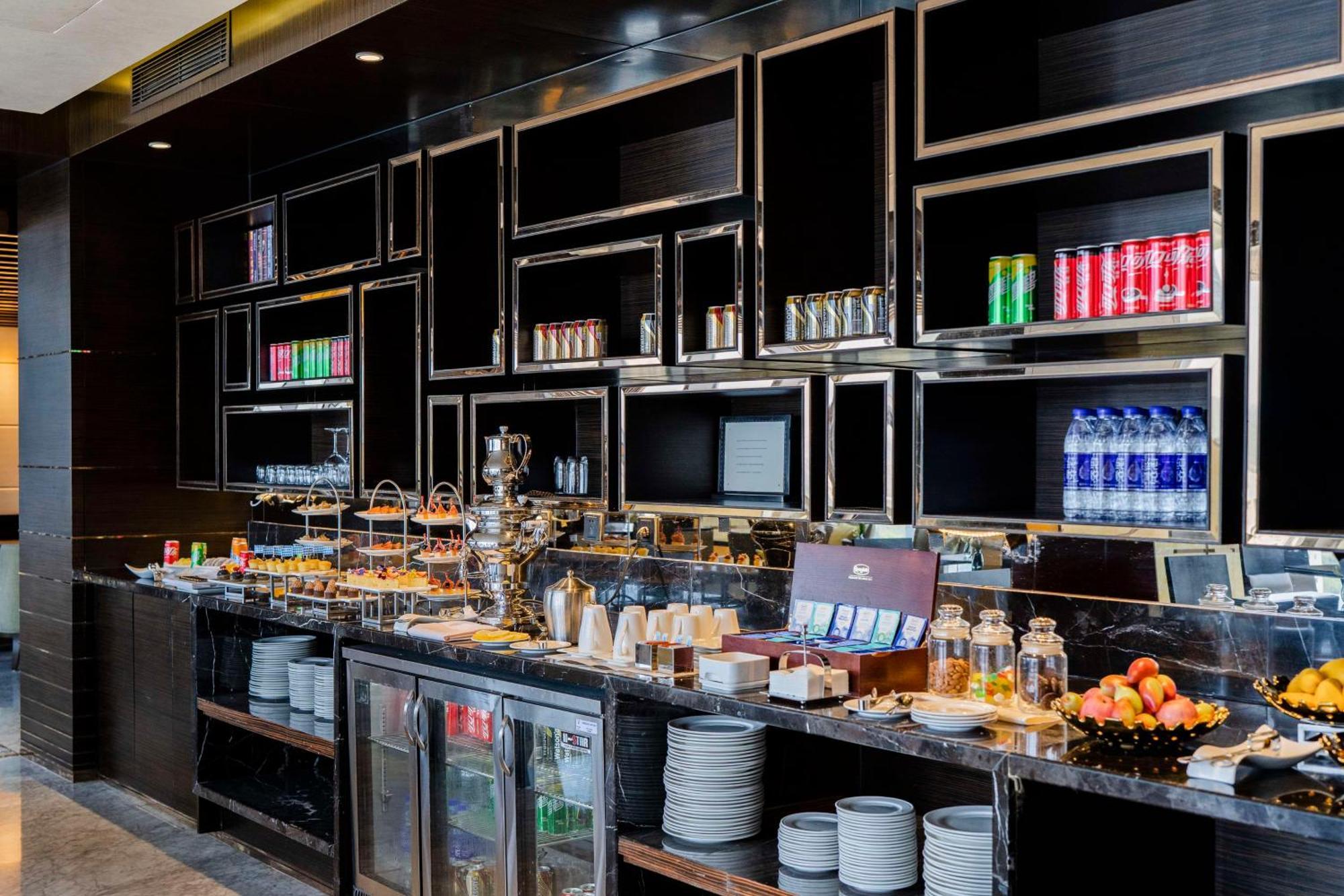 Hilton Shenzhen Futian, Metro Station At Hotel Front Door, Close To Futian Convention & Exhibition Center Extérieur photo